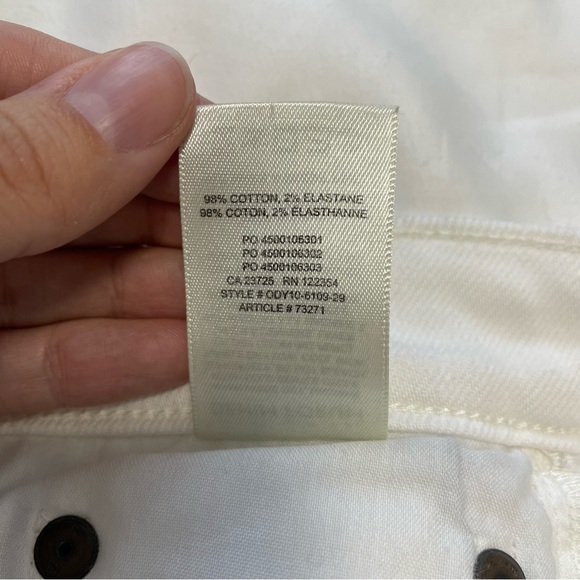 SOLD // Aritzia Denim Forum The Bailey High Rise Crop Flare White Size 25 #73271 - Picture 8 of 10